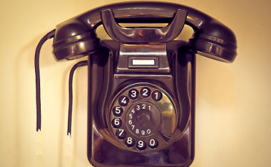 téléphone avec fil coupé